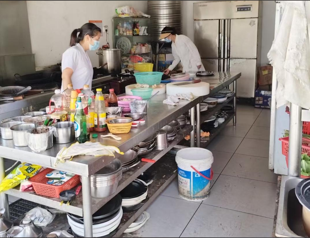 战酷暑保供应  守平安稳民生