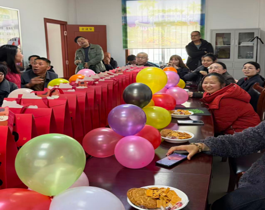 “巾帼展风采，你来比划我来猜” 随州白沙洲妇女节趣味活动欢乐落幕