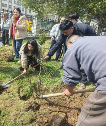 共植责任树，同育市场美- 随州白沙洲农副产品物流园开展植树活动